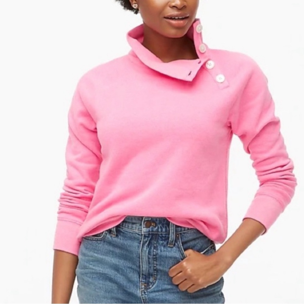 EUC.Wide button-collar in cloudspun fleece. Light cozy perfect transitional top
